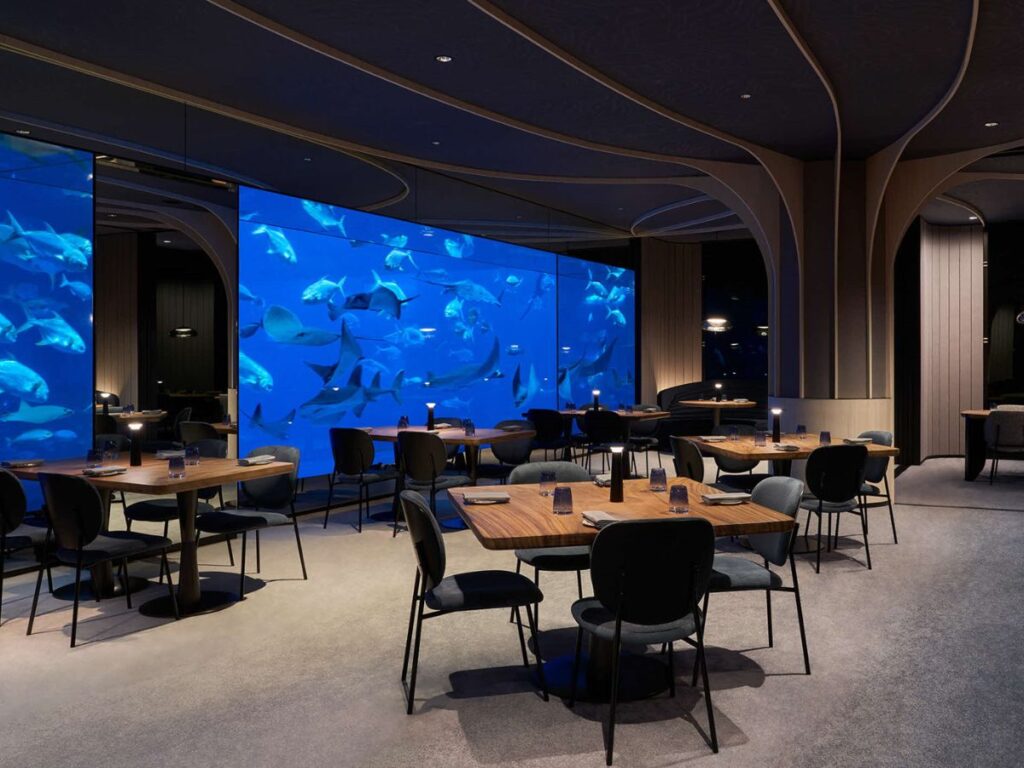 Ocean Restaurant is a premium choice for couples seeking the best late night food Singapore